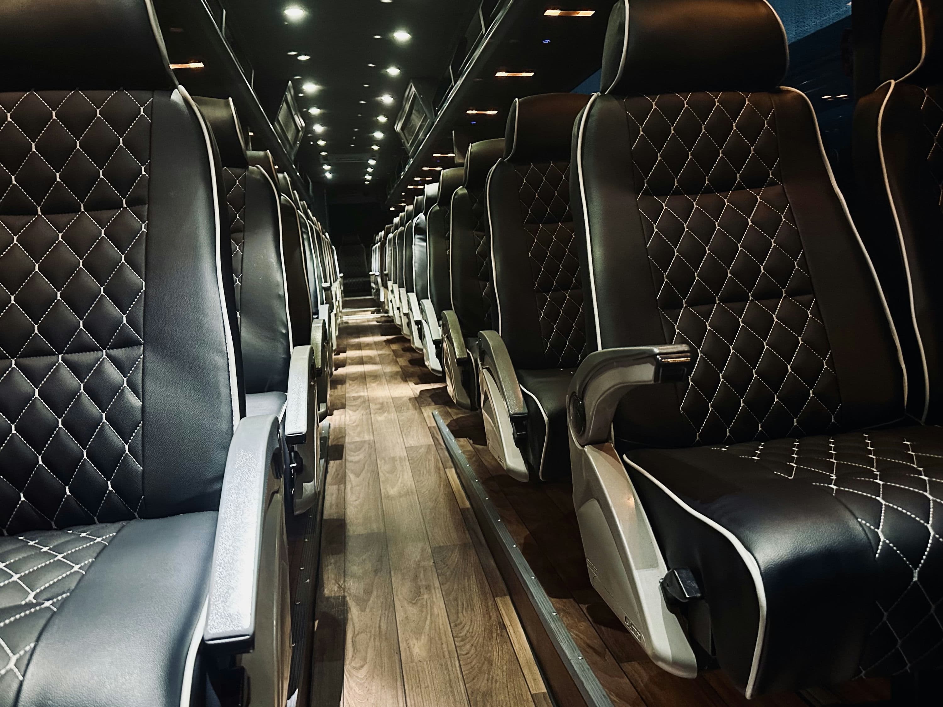Full-Size Motorcoach photo